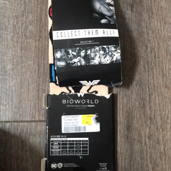 💪🏼💋WONDER WOMAN Socks🔥💎 - Picture 7 of 7